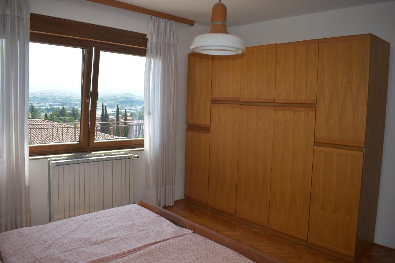 Appartement By The Castle Koper Bagian luar foto
